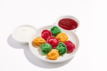 Пельмени из домашнего цыпленка со взбитой сметаной