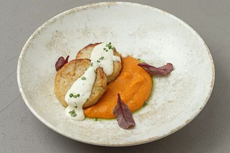 Котлеты из волжской рыбы с нежным картофельно-перечным пюре