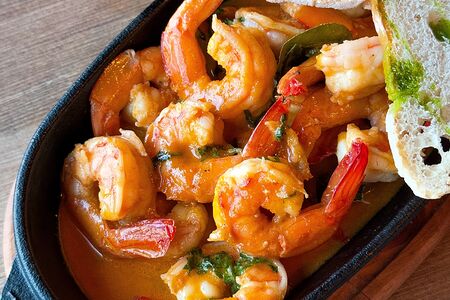Жареные креветки в соусе Том ям