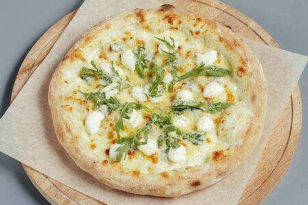 Пицца четыре сыра