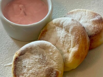 Сырники с клубничным соусом