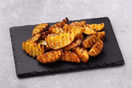 Картофель на мангале