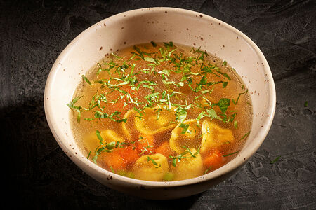 Куриный бульон с тортеллини