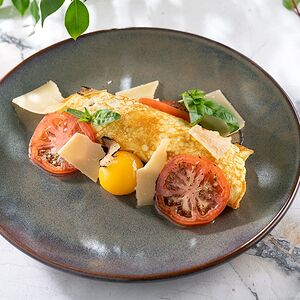 Омлет с рикоттой и черным трюфелем