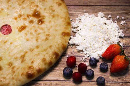 Пирог с творогом и черникой