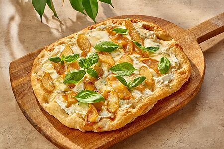 Пицца с сыром рикотта и грушей в карамели