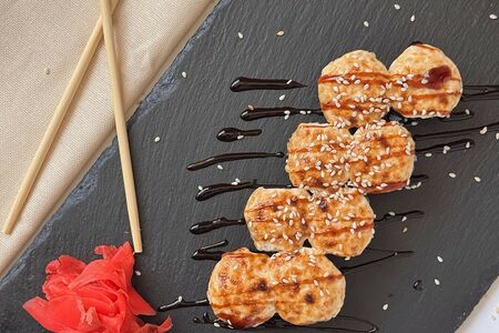 Запеченый с курицей и томаго