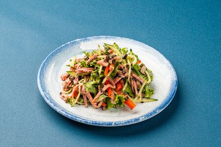 С языком в азиатском соусе