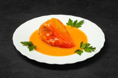 Перец, фаршированный курицей и цукини