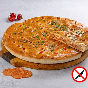 Закрытая пицца «С колбасками и пепперони»