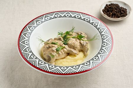 Котлеты из индейки с картофельным пюре 