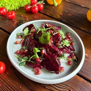 Салат печёная свекла с ткемали