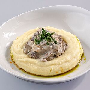 Бефстроганов с картофельным пюре