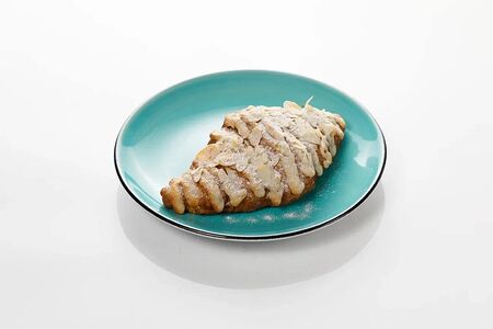 Круассан миндальный