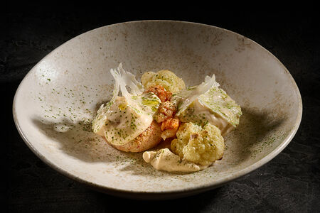 Котлеты из краба и креветок, цветная капуста, пармезан