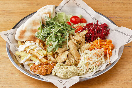 Тарелка с курицей