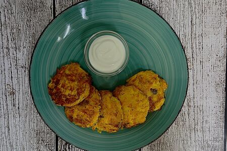 Оладьи морковно-сырные