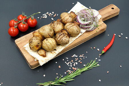 Картофель с салом на углях