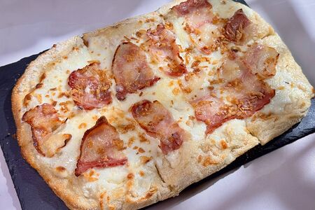 Пицца карбонара