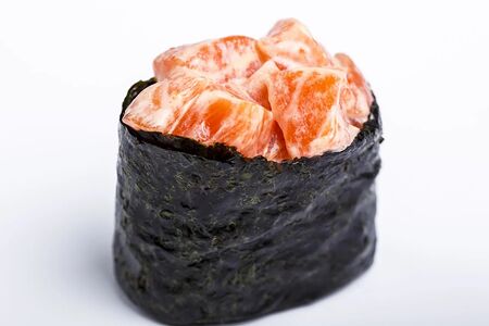 Гункан с тунцом 