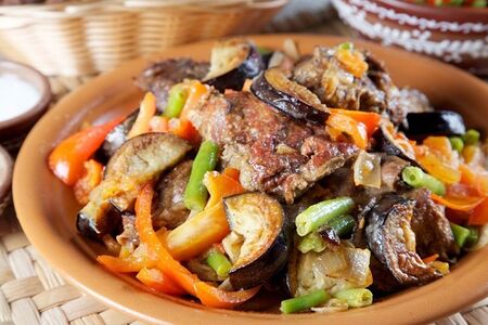 Баклажаны с мясом и картофелем