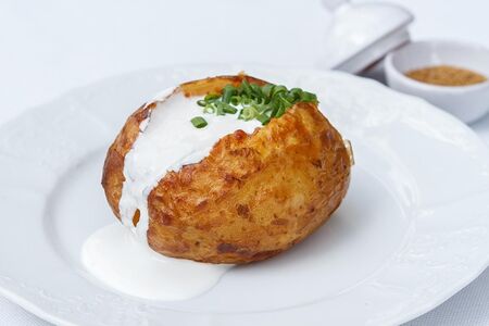 Картошка, запёченная с сулугуни