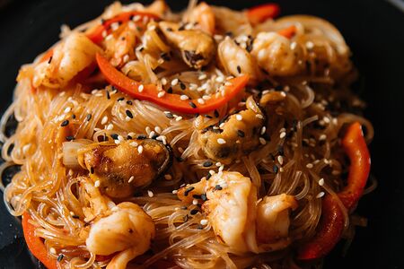 Wok с морепродуктами