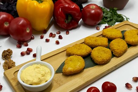 Наггетсы куриные и сырный соус