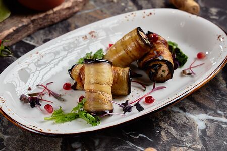 Рулетики из баклажанов