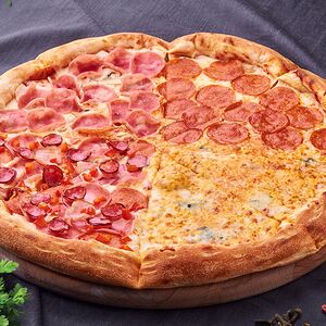 Пицца Четыре сезона средняя