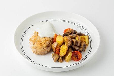 Куриная грудка с соусом блю-чиз