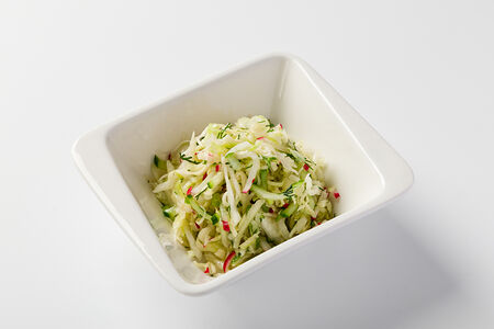 Салат капустный с редисом