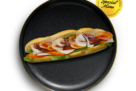 Багет с индейкой и чоризо по-итальянски