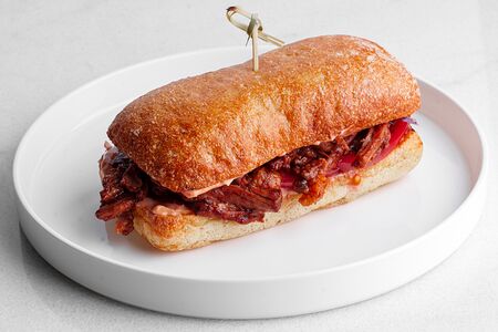 Чиабатта с рваной говядиной