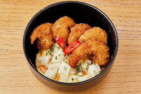 Креветки темпура с соусом карри