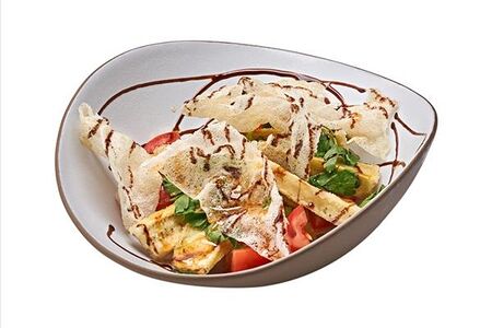 Салат с хрустящими баклажанами