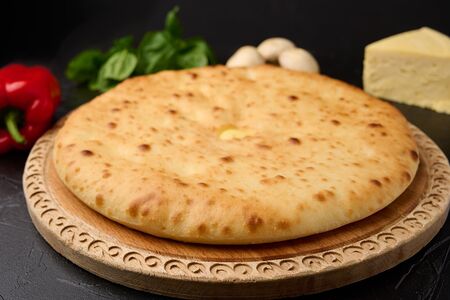 Осетинский пирог с курицей, сыром, грибами и болгарским перцем