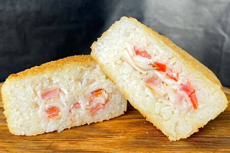 Онигири Темпура с беконом