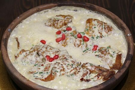 Чкмерули из цыпленка в сливочном соусе