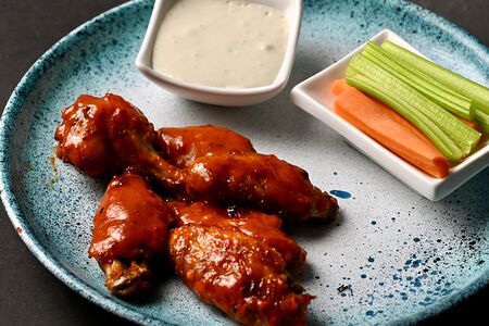 Крылышки в соусе Buffalo