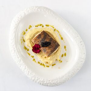 Филе судака с картофельным пюре и соусом кокос-лайм