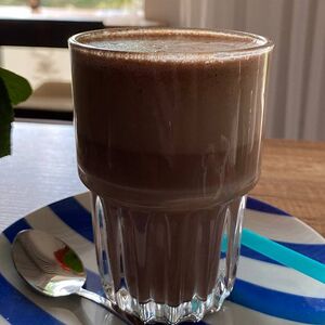 Горячее какао на вспененном молоке 