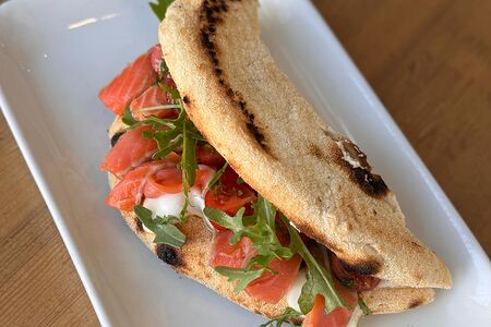 Пита с лососем 