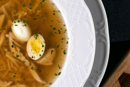 Куриный бульон с лапшой