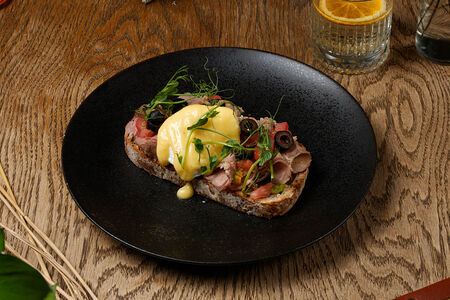 Брускетта мясная