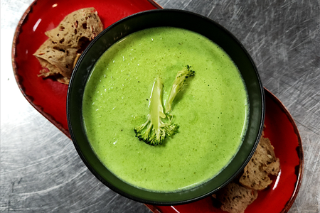 Крем-суп из брокколи с креветками