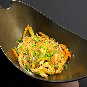 Горячее: Лапша с цыпленком терияки