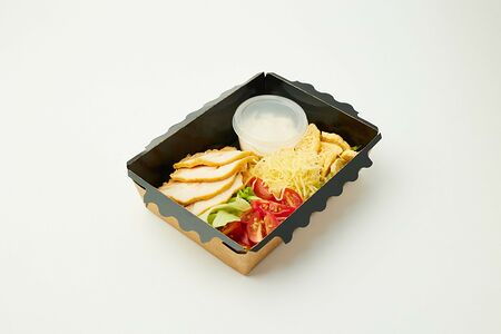 Салат Цезарь с курицей