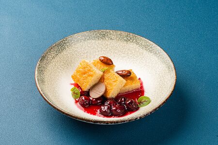 Марципан с вишней