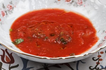 Холодный томатный суп с аджикой